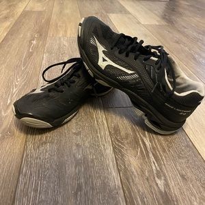 Mizuno volleyball shoe